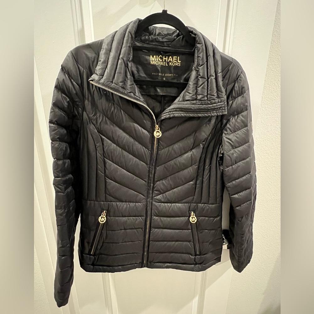 Michael Kors Women's Black and Gold Hardware Packable Short Puffer Jacket